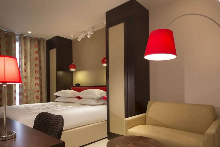 Room 46 of 106