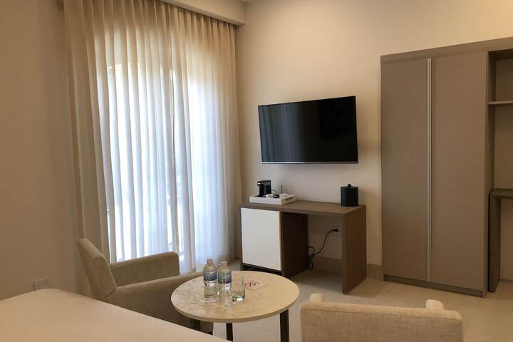 Room 6 of 30