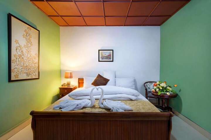 Room 8 of 29