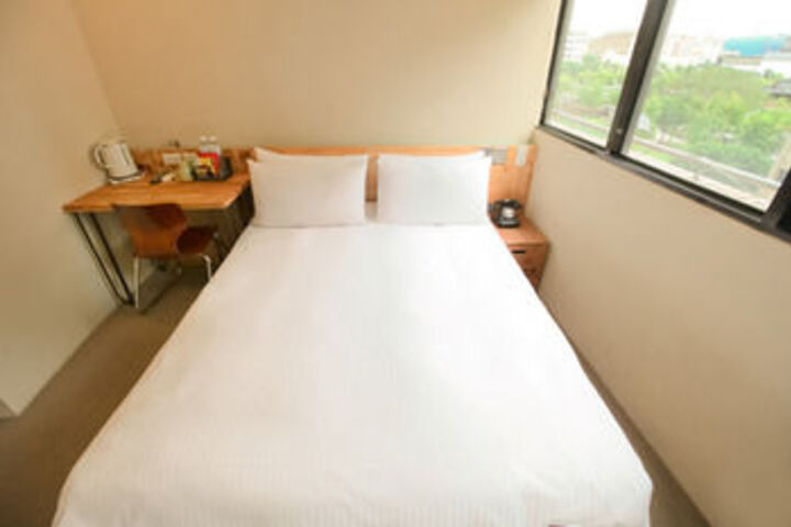 Room 20 of 33