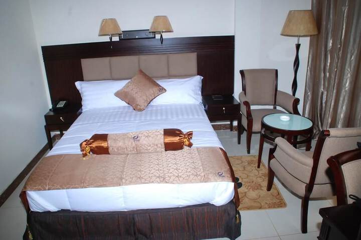 Room 19 of 35