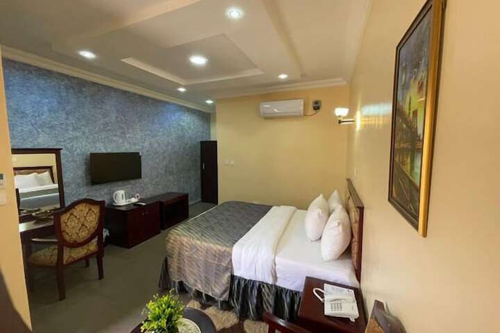 Room 7 of 50