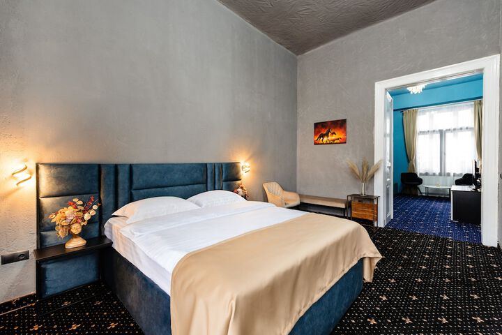 Room 8 of 29