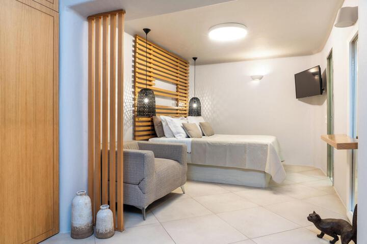 Room 10 of 165