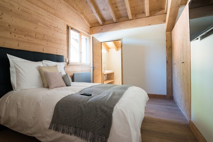 Room 3 of 43