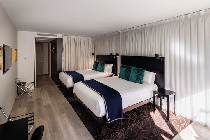 Room 14 of 85