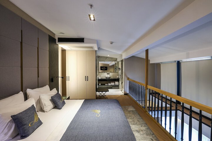 Room 47 of 80