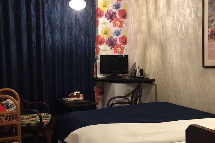 Room 9 of 68