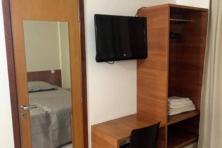 Room 4 of 26