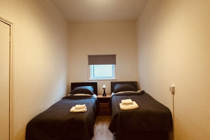 Room 6 of 31