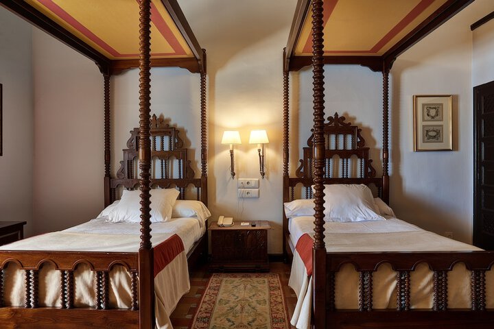 Room 8 of 47