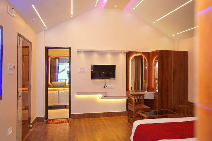 Room 9 of 24