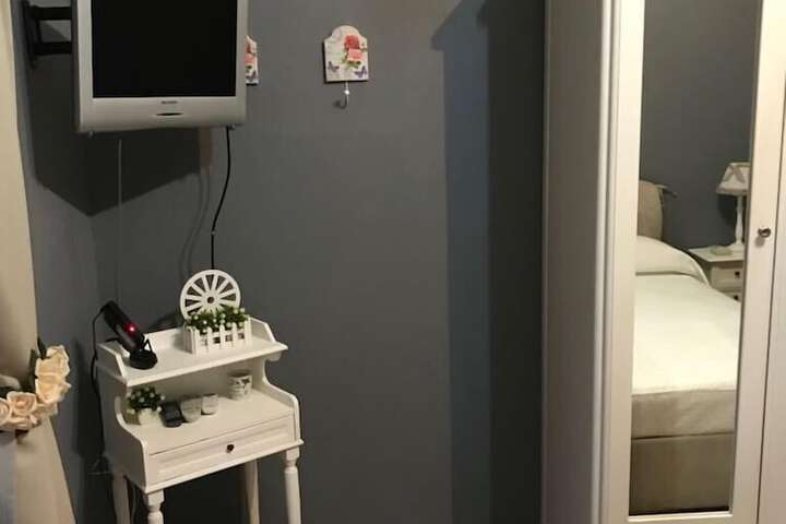 Room 10 of 14