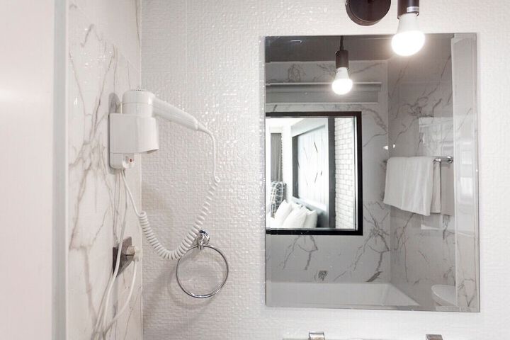 Room 25 of 47