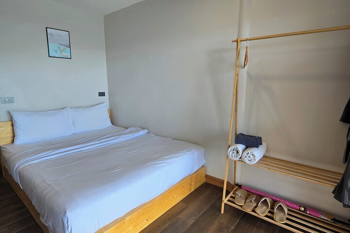 Room 9 of 40