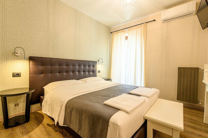 Room 20 of 66