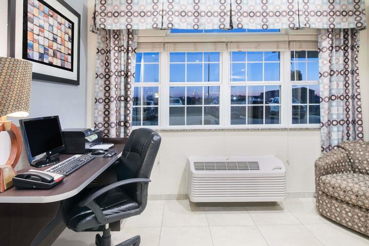 Business Center 16 of 16