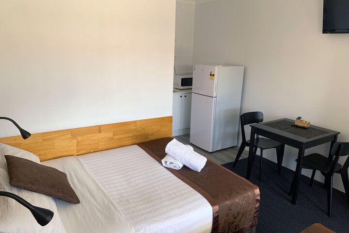 Room 3 of 32