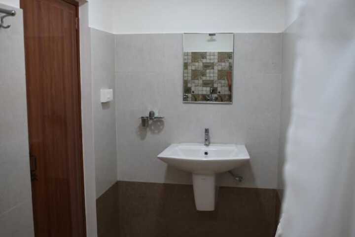Room 8 of 27