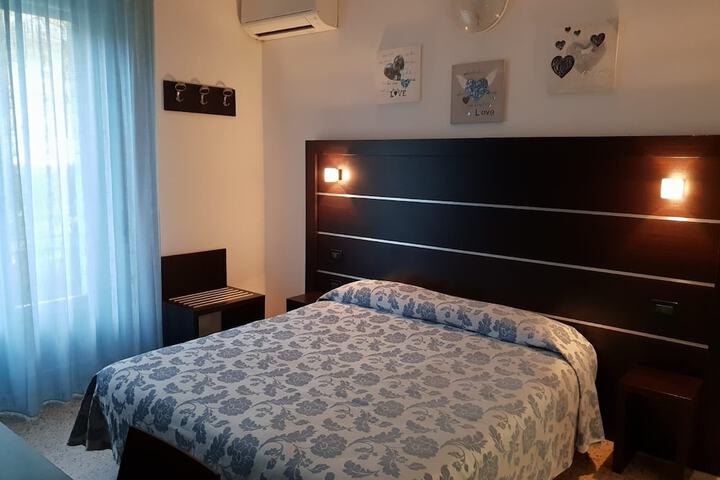 Room 2 of 24