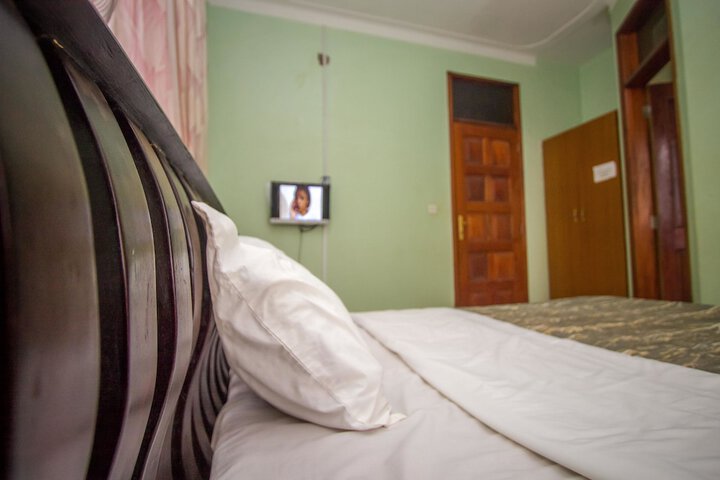 Room 21 of 38