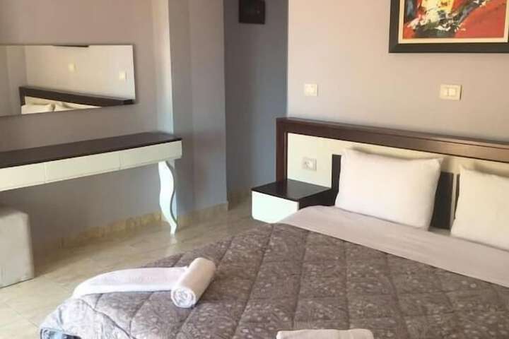 Room 8 of 67