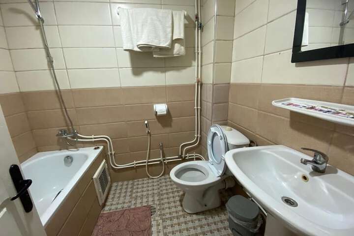 Room 13 of 21