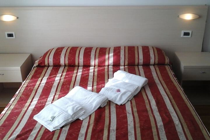 Room 10 of 92