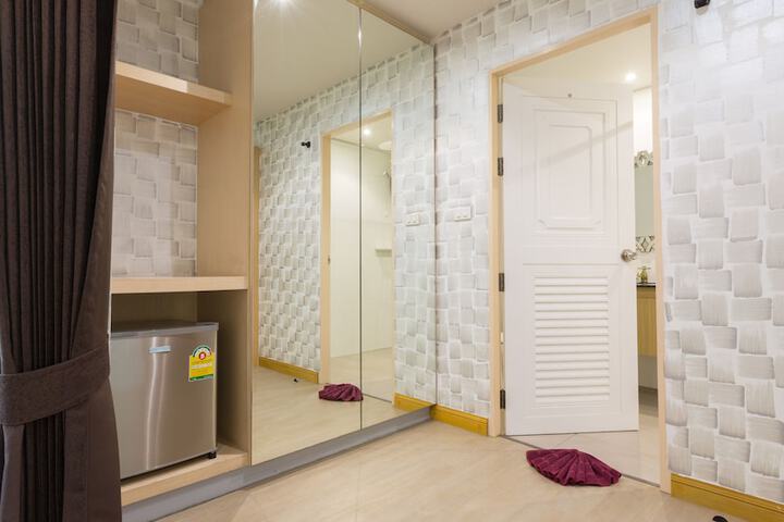 Room 14 of 97