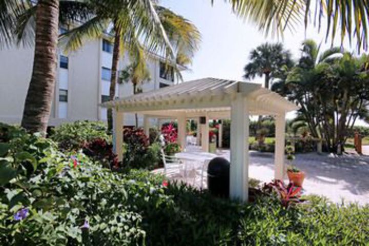 Hotel Exterior 24 of 63