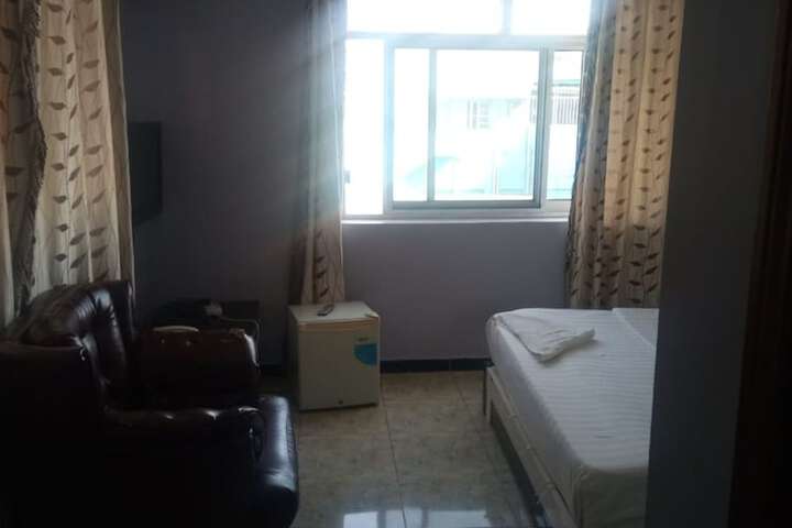 Room 14 of 44