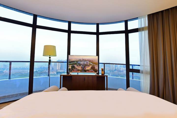Room 15 of 44