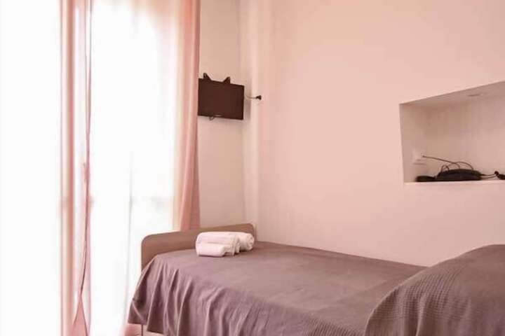 Room 3 of 9