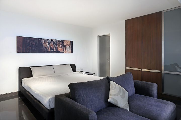 Room 4 of 53