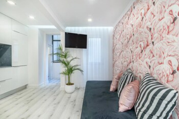 Room 8 of 18