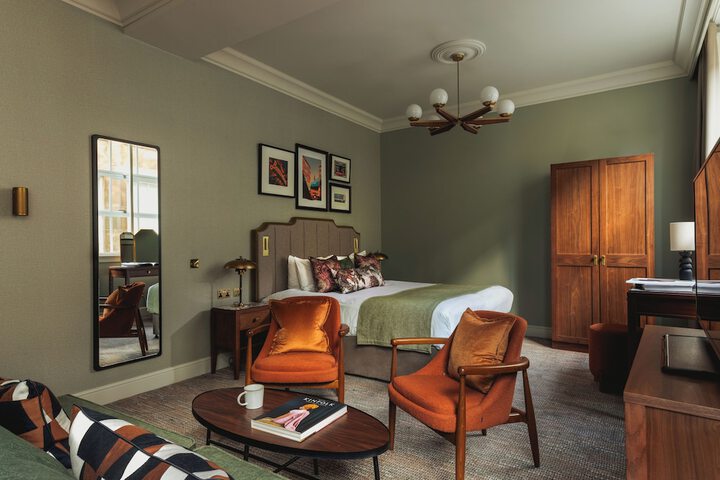 Room 11 of 80