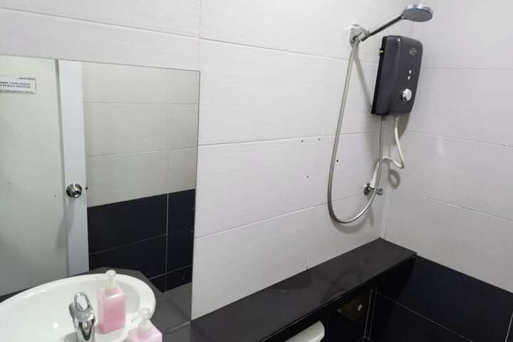 Room 13 of 23