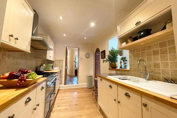 Penzance Charming family home~3 bed ~2 bathrooms