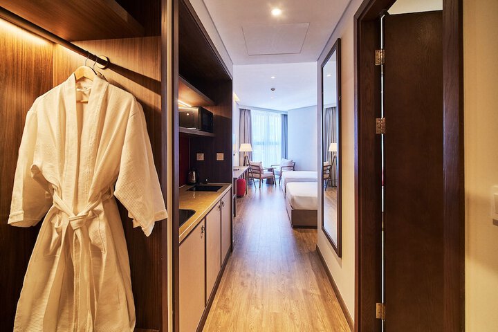 Room 5 of 130
