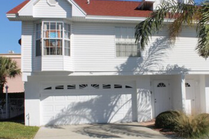 Vista Cove 1 in Indian Shores, FL