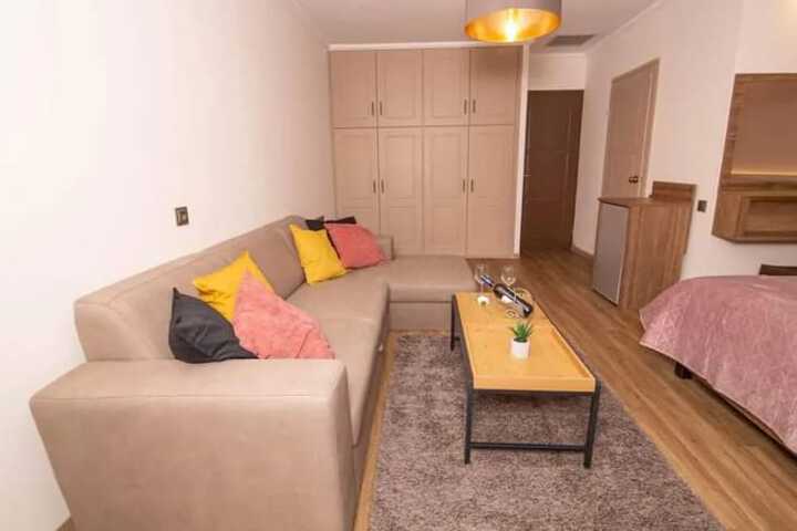 Room 32 of 117