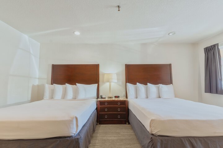 2 Queen Beds (7 of 43)