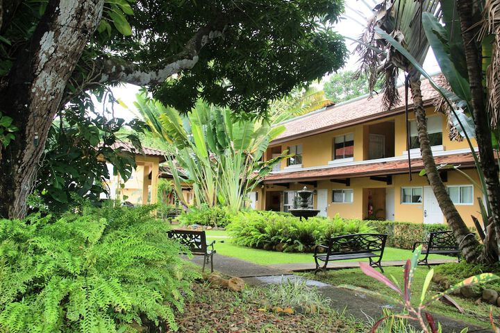 Hotel Exterior 44 of 50