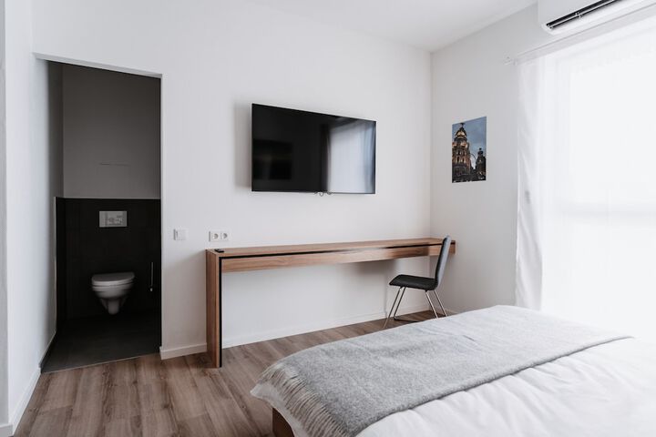 Room 64 of 86