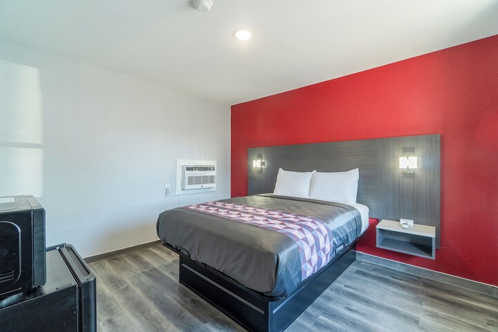 Room 30 of 79