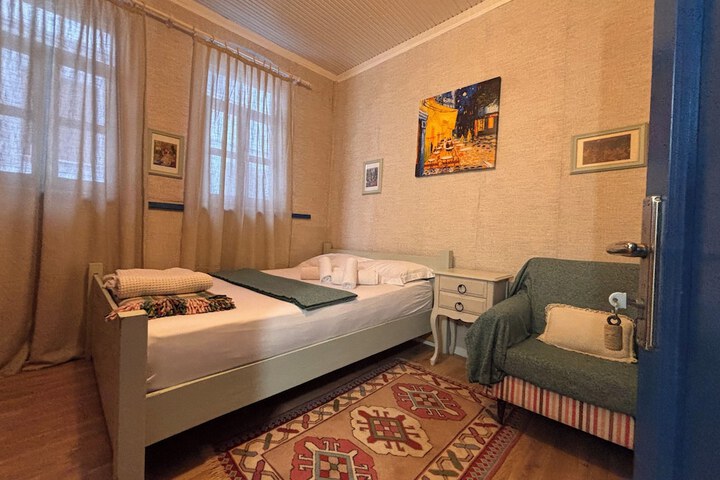 Room 19 of 73