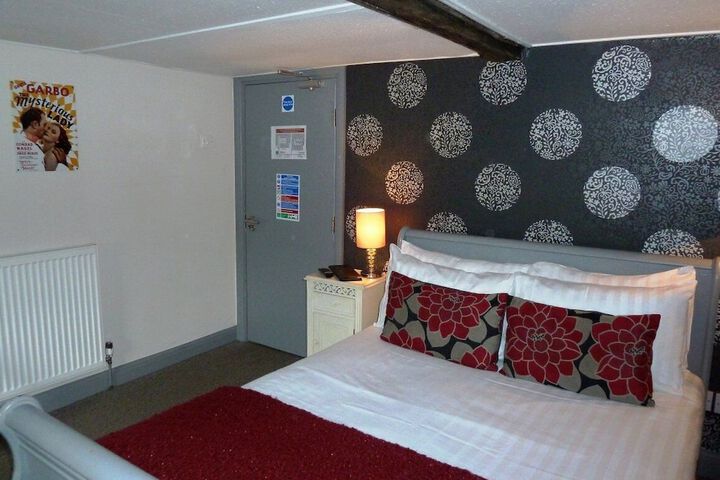 Room 7 of 44
