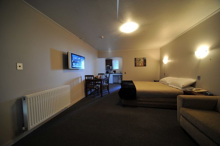Room 4 of 43