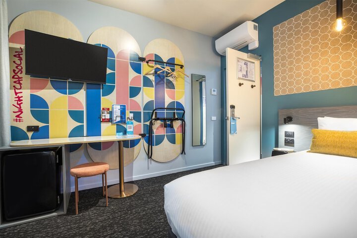 Room 18 of 48