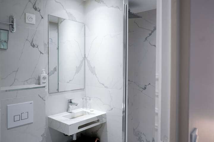 Room 50 of 72